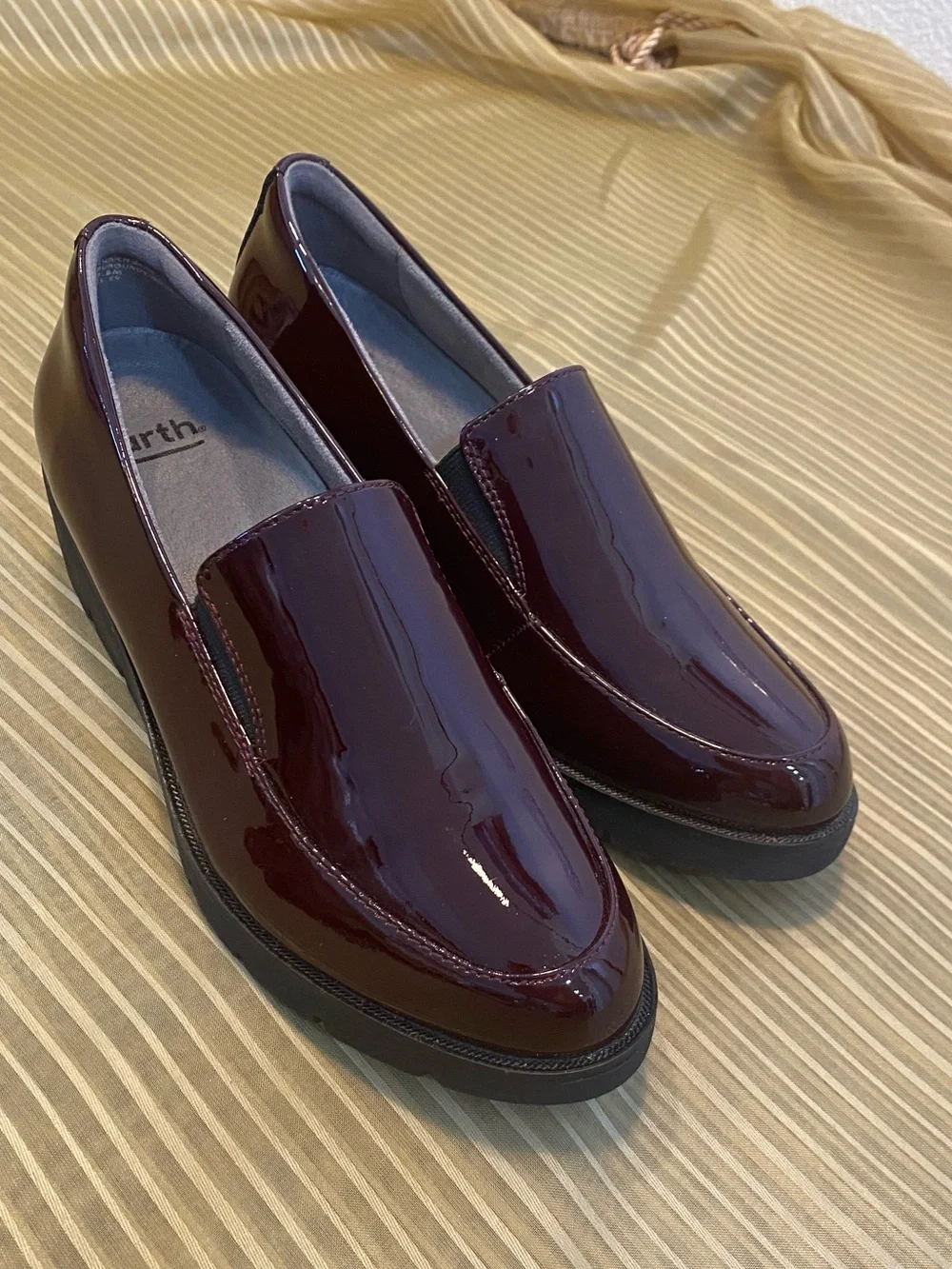 NWT EARTH women Burgundy brown Patent Glossy Leather platforms, size 7.5 - Picture 4 of 15